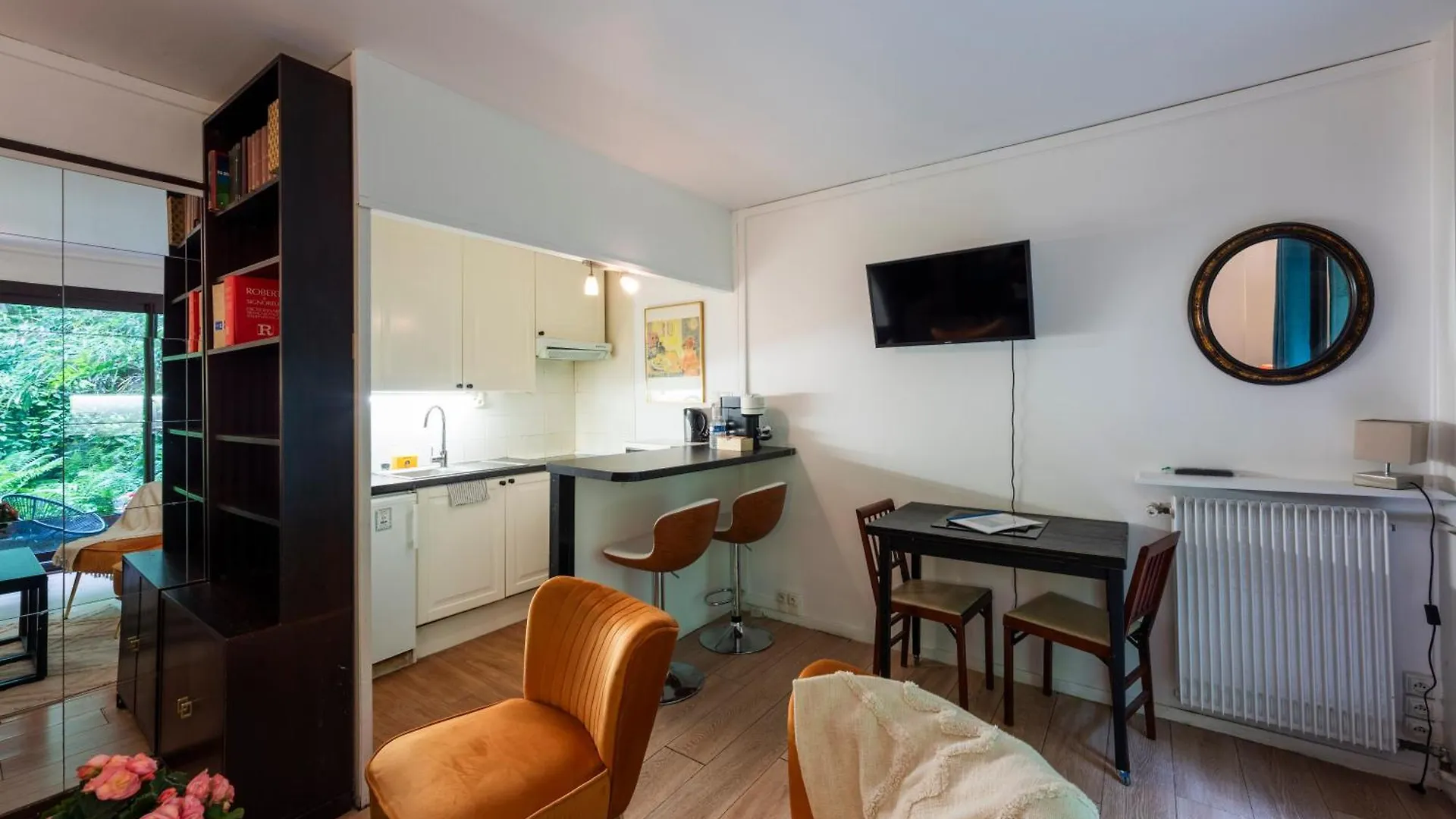 Apartment Studio A Montmartre Avec Terrasse Paris